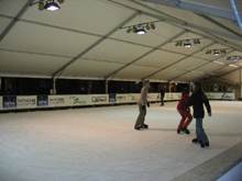 chapiteau aluminium pour couvrir une patinoire - Ville de Verviers : Tentes et chapiteaux : Chapiteaux aluminium