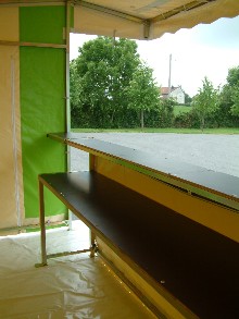 Vous avez ici une vue int�rieur d'un stand de vente Schreiber avec son double comptoir