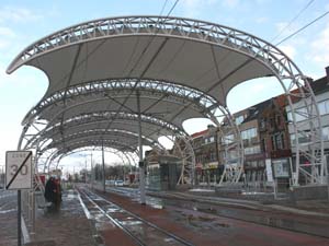 toile architecturale tendue pour la station de tram de Nieuwpoort : Tentes et chapiteaux : Toiles architecturales
